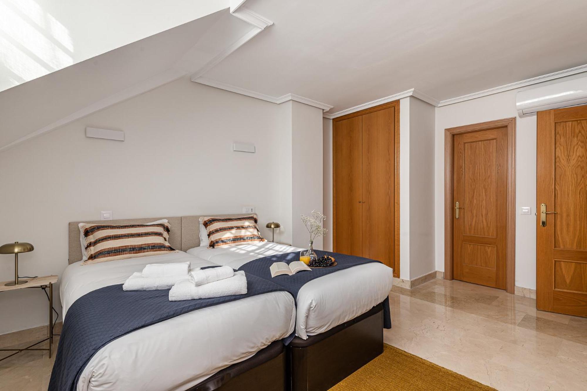 Waou Gran Via Attic - Corta Duracion Apartment Madrid Luaran gambar